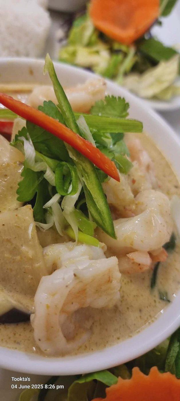 Green curry with king prawns — Tookta's